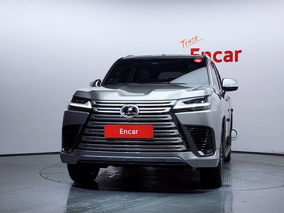 2025 Lexus LX — фото 2
