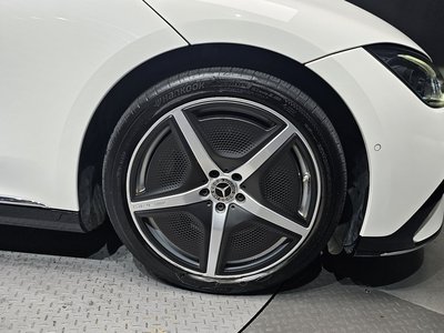 صورة 8 لـ 2023 Mercedes-BENZ EQE