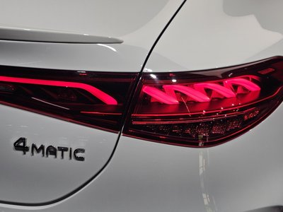 صورة 10 لـ 2023 Mercedes-BENZ EQE
