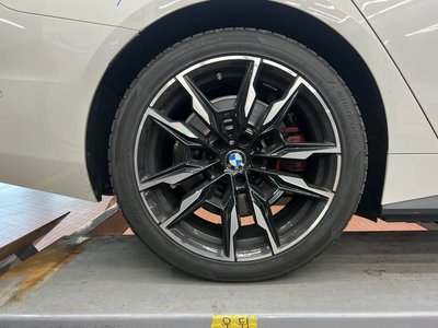 BMW I4 - 2