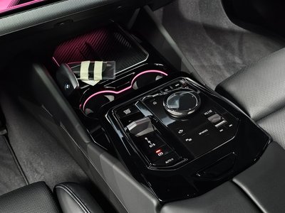 2025 BMW 5 SERIES — миниатюра 12