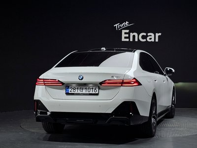 BMW 5 SERIES - 4