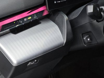 2025 BMW 5 SERIES — миниатюра 20