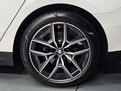 BMW 5 SERIES - 8