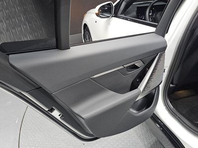 2025 BMW 5 SERIES — миниатюра 15