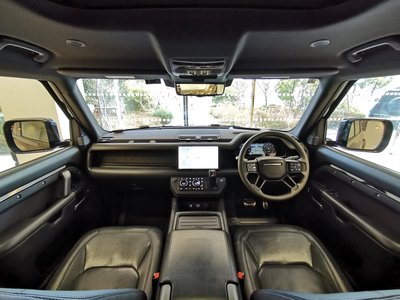 LAND ROVER DEFENDER - 5