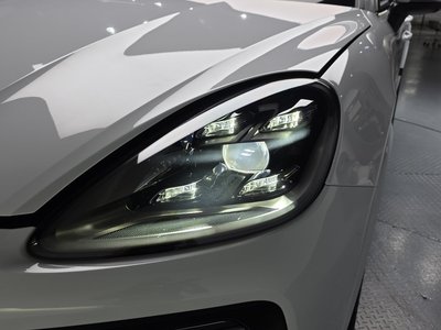 PORSCHE CAYENNE - 9