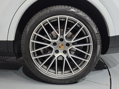 PORSCHE CAYENNE - 8
