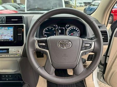 2023 Toyota LAND CRUISER PRADO thumbnail 31