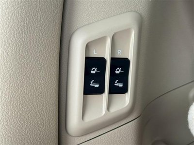 2023 Toyota LAND CRUISER PRADO thumbnail 43