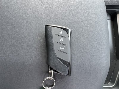 2025 Lexus GX thumbnail 16