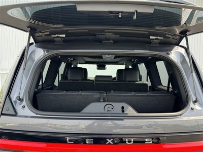2025 Lexus GX thumbnail 28