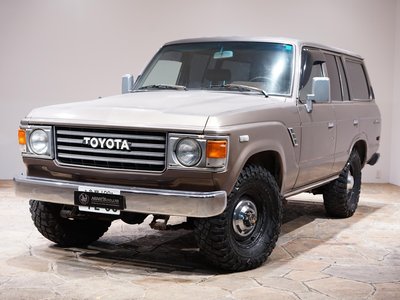 TOYOTA LAND CRUISER - 7