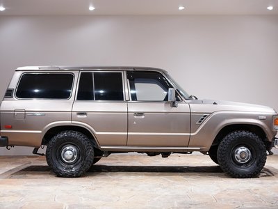 TOYOTA LAND CRUISER - 10