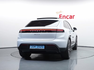 صورة 3 لـ 2025 Porsche MACAN