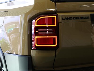 TOYOTA LAND CRUISER 250 - 7