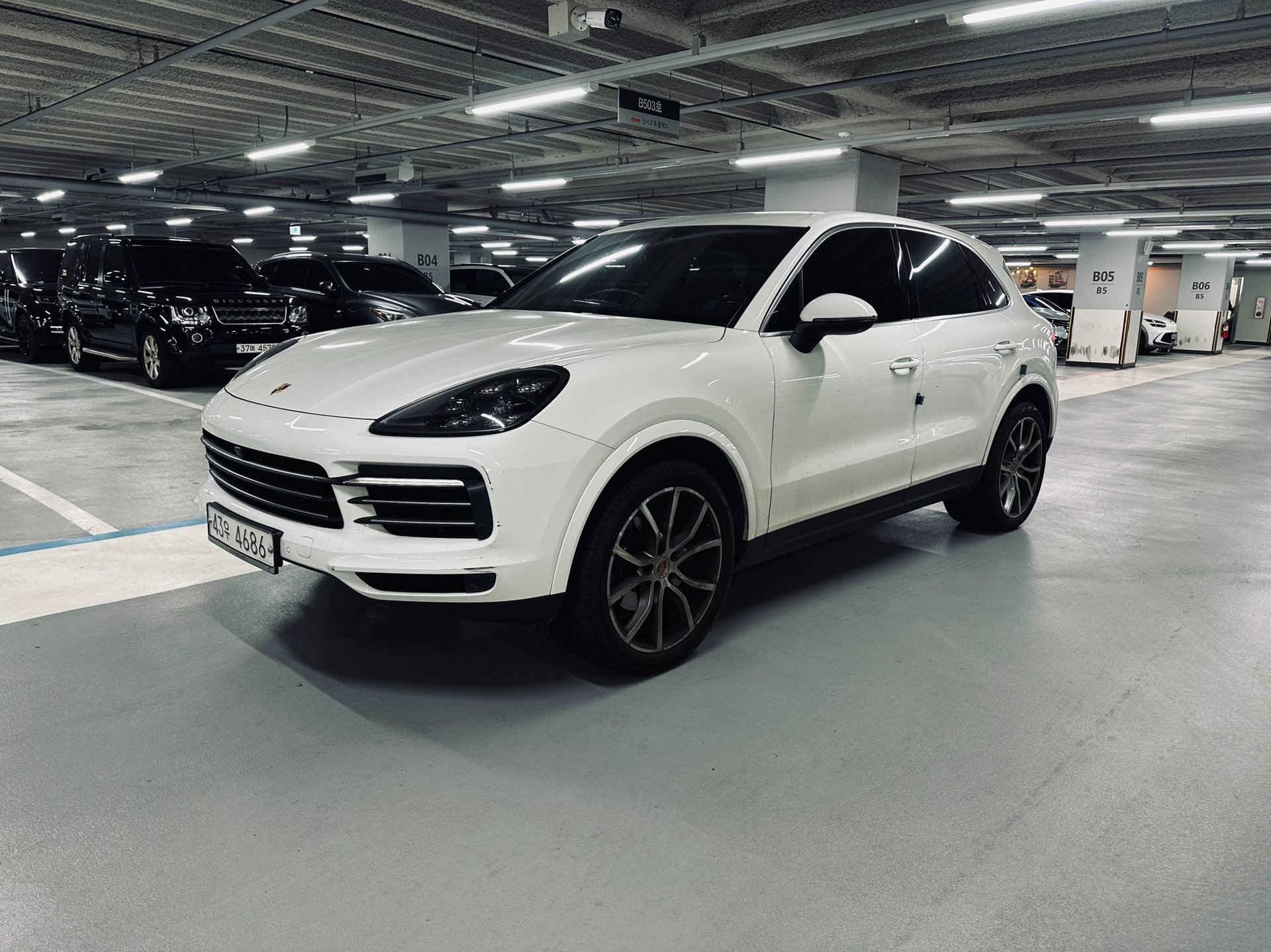 PORSCHE CAYENNE - View 1