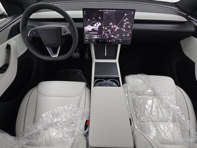 TESLA MODEL Y - 5