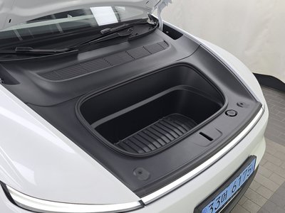 TESLA MODEL Y - 7