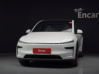 TESLA MODEL Y - 2