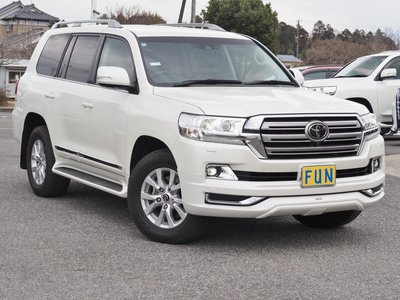 TOYOTA LAND CRUISER 200 - 3