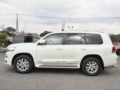 TOYOTA LAND CRUISER 200 - 8