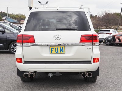 TOYOTA LAND CRUISER 200 - 7