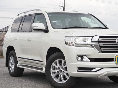 TOYOTA LAND CRUISER 200 - 10