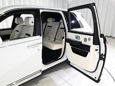 2023 ROLLS-ROYCE CULLINAN thumbnail 34