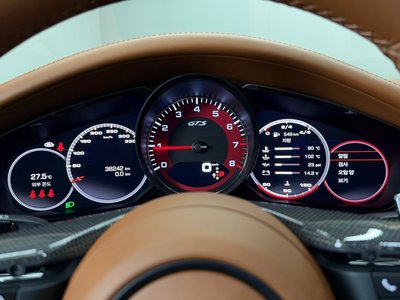 PORSCHE PANAMERA - 8