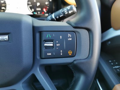 LAND ROVER DEFENDER - 10