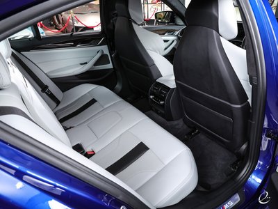2018 BMW M5 — миниатюра 73
