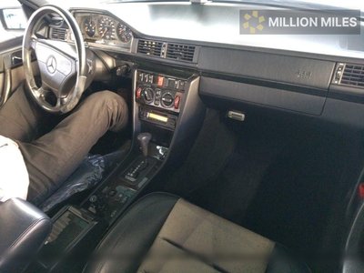 MERCEDES-BENZ E-CLASS - 3