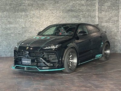 LAMBORGHINI URUS - 1