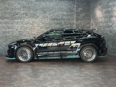 LAMBORGHINI URUS - 6