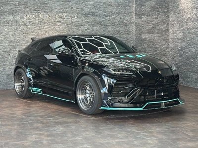 LAMBORGHINI URUS - 4