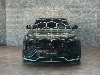 LAMBORGHINI URUS - 7