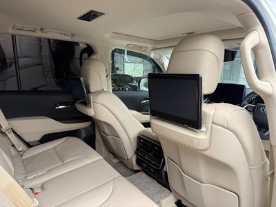 صورة مصغرة 32 لـ 2024 Toyota LAND CRUISER 300
