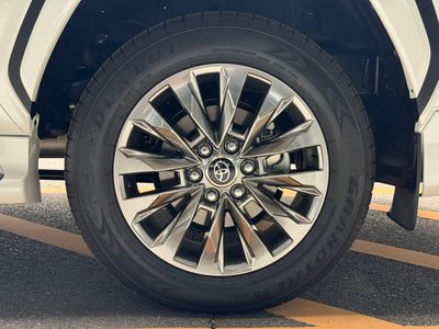 صورة مصغرة 17 لـ 2024 Toyota LAND CRUISER 300