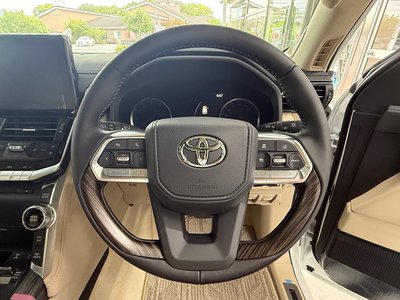 صورة مصغرة 20 لـ 2024 Toyota LAND CRUISER 300