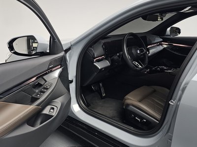 صورة مصغرة 13 لـ 2024 BMW 5 SERIES