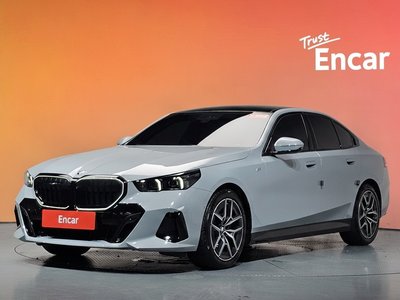 2024 BMW 5 SERIES 照片 1