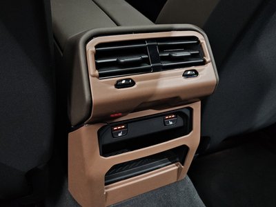 صورة مصغرة 25 لـ 2024 BMW 5 SERIES