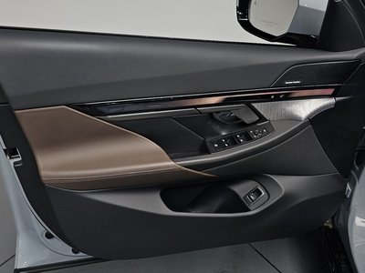 صورة مصغرة 14 لـ 2024 BMW 5 SERIES