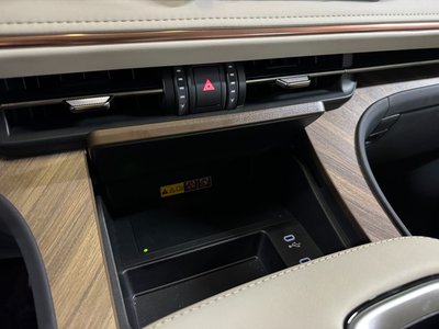 صورة 9 لـ 2025 Lexus LM