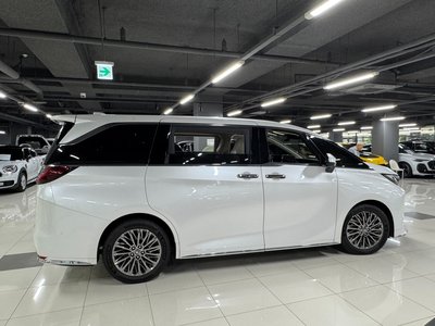 صورة 5 لـ 2025 Lexus LM