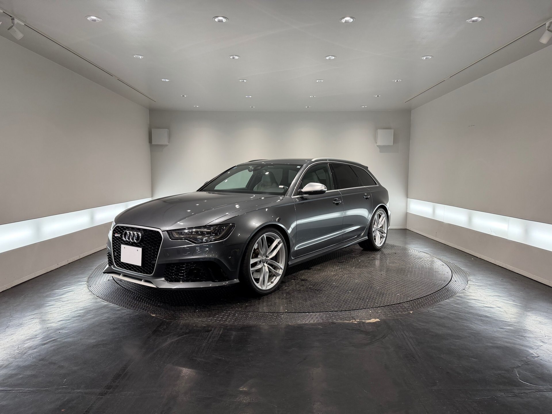 AUDI RS6 AVANT - View 1