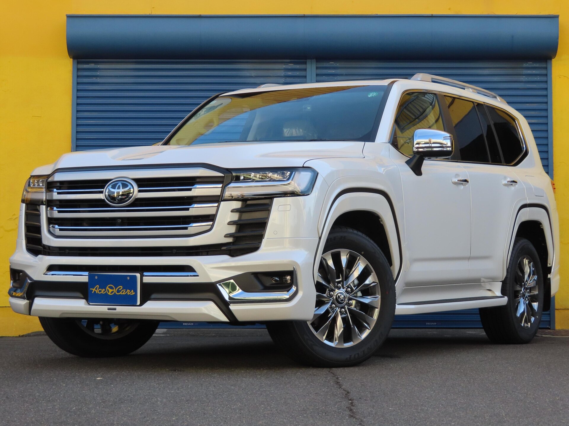 TOYOTA LAND CRUISER 300 - View 1