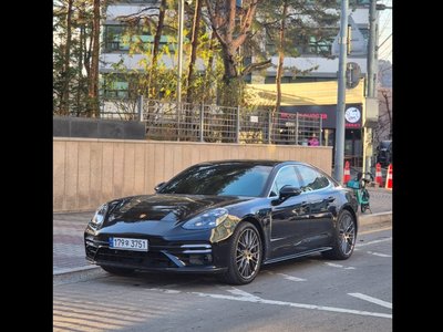 PORSCHE PANAMERA