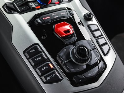 2019 Lamborghini AVENTADOR — миниатюра 21